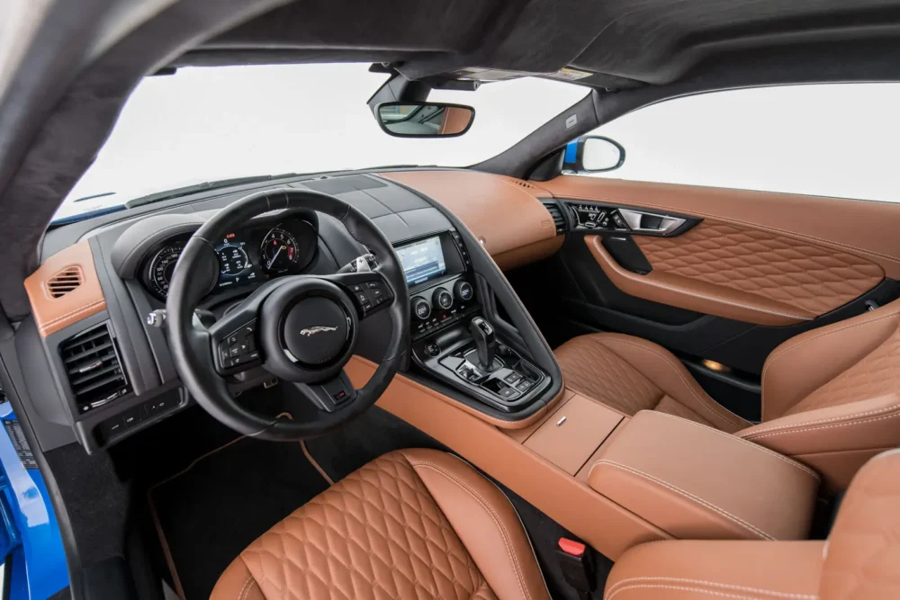 Online Car Auctions - Car Key Features with Close-Ups